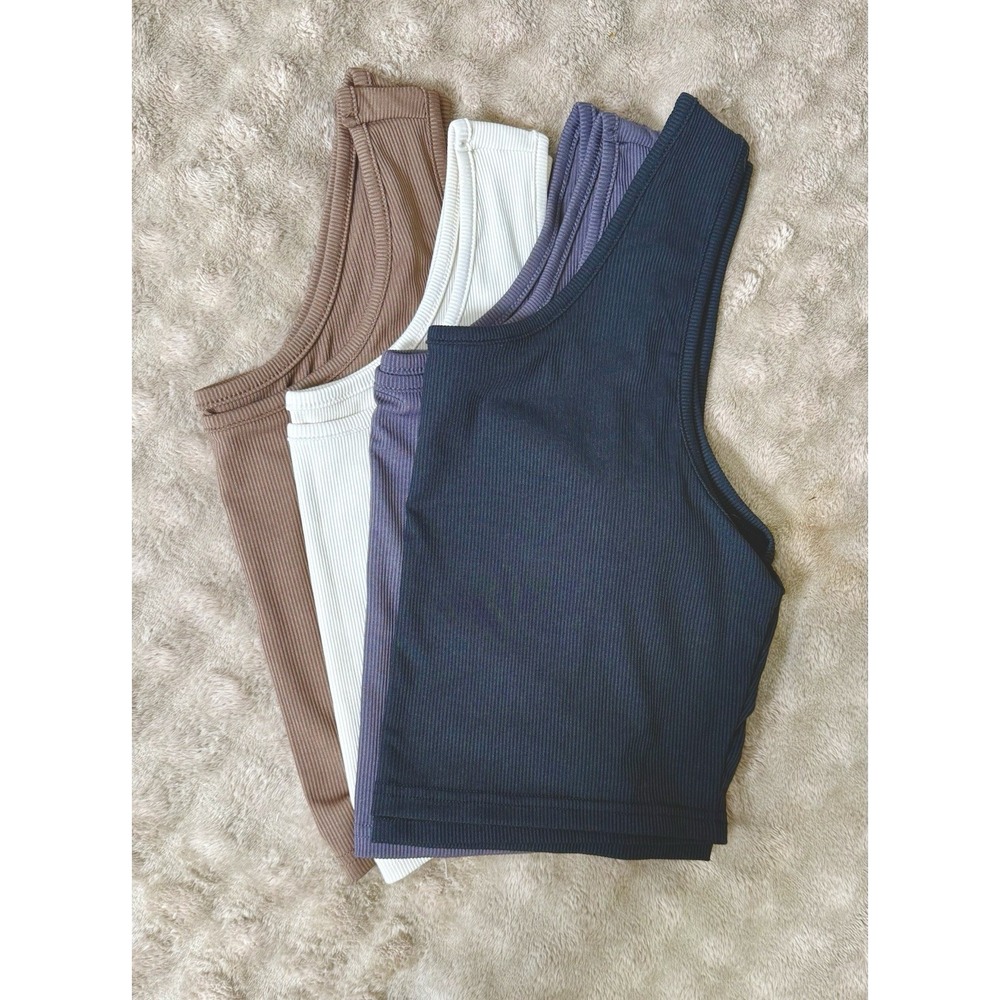 4 Piece 2XL Ribbed Crop Tank Tops Stock B4